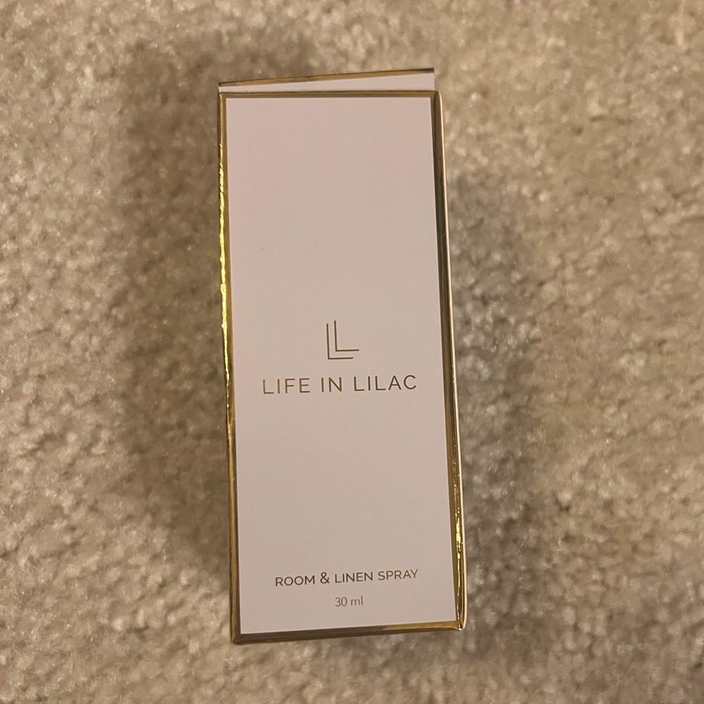 Brand new 30ml Life in Lilac Holiday Dreams home fragrance spray.